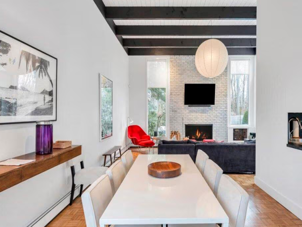 Luxurious 3-Bedroom Retreat in Hampton Bays - Your Coastal Escape Awaits